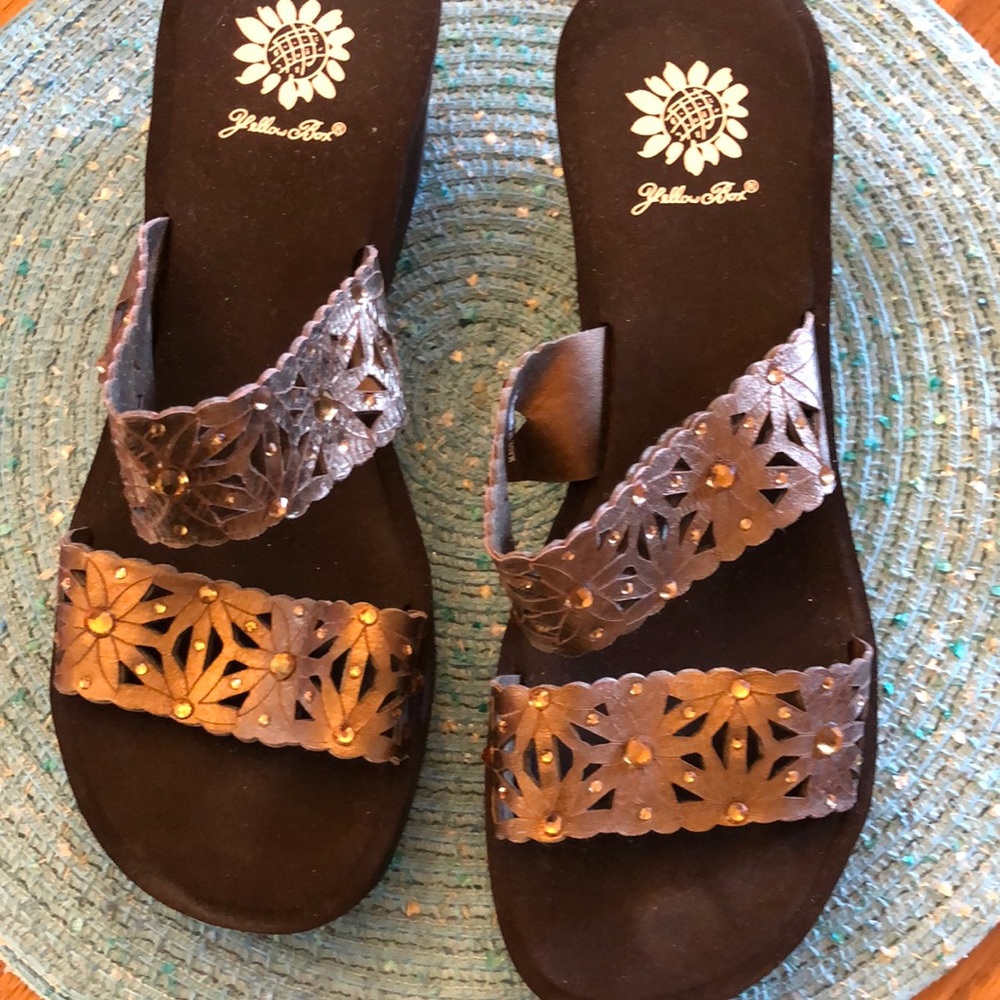 Yellow box sandals